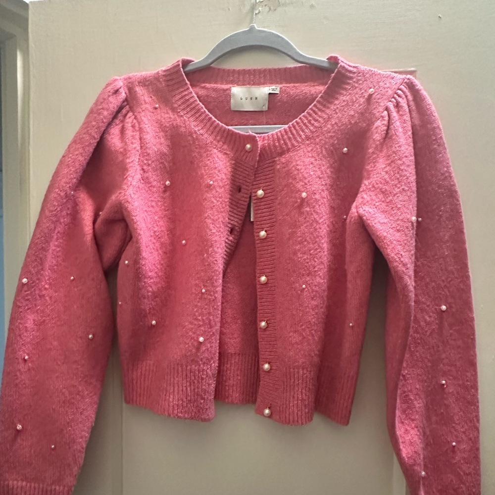 Pink Pearl Puffed sleeve cardigan 🩷
Size: Smalll